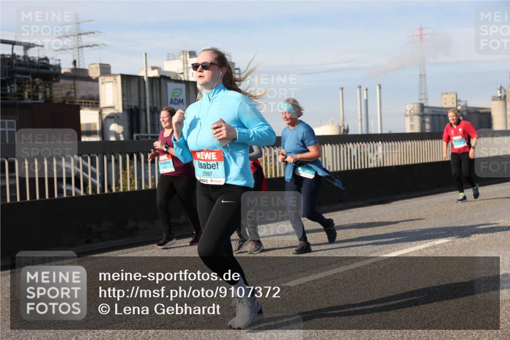 03.10.2025 - Köhlbrandbrückenlauf Lena Gebhardt http://msf.ph/oto/9107372 03.10.2025 10:13:39 Position 2 2597 meine-sportfotos.de
