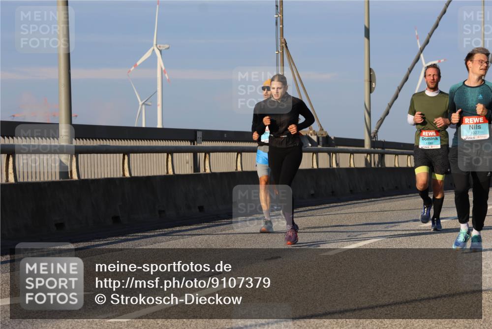 03.10.2025 - Köhlbrandbrückenlauf Strokosch-Dieckow http://msf.ph/oto/9107379 03.10.2025 09:36:58 Position 2 1180, 1027 meine-sportfotos.de