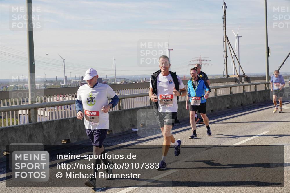 03.10.2025 - Köhlbrandbrückenlauf Michael Burmester http://msf.ph/oto/9107383 03.10.2025 12:50:39 Position 2 2017, 404, 4686 meine-sportfotos.de