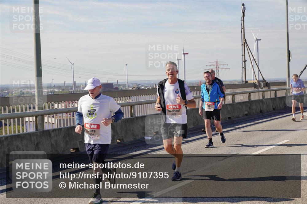 03.10.2025 - Köhlbrandbrückenlauf Michael Burmester http://msf.ph/oto/9107395 03.10.2025 12:50:39 Position 2 404, 4686 meine-sportfotos.de