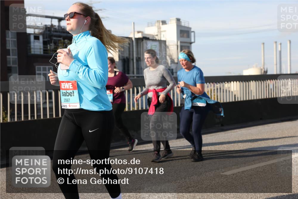 03.10.2025 - Köhlbrandbrückenlauf Lena Gebhardt http://msf.ph/oto/9107418 03.10.2025 10:13:39 Position 2 2597 meine-sportfotos.de