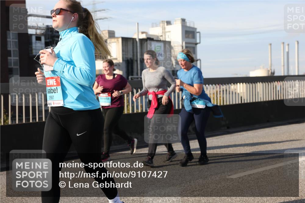 03.10.2025 - Köhlbrandbrückenlauf Lena Gebhardt http://msf.ph/oto/9107427 03.10.2025 10:13:39 Position 2 2597 meine-sportfotos.de
