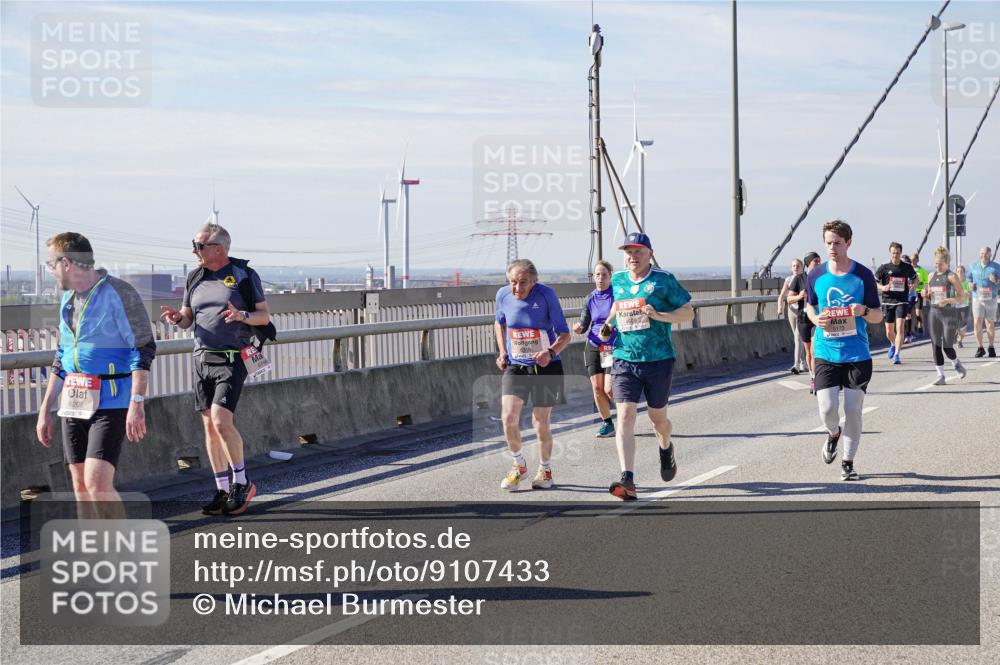03.10.2025 - Köhlbrandbrückenlauf Michael Burmester http://msf.ph/oto/9107433 03.10.2025 12:50:42 Position 2 6208, 5173 meine-sportfotos.de