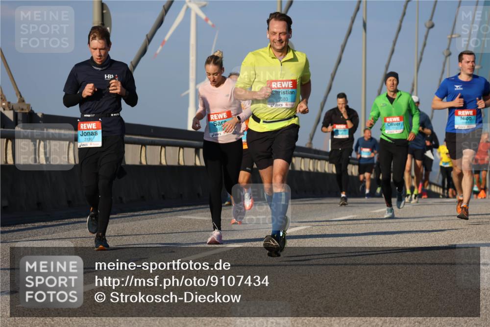 03.10.2025 - Köhlbrandbrückenlauf Strokosch-Dieckow http://msf.ph/oto/9107434 03.10.2025 09:37:09 Position 2 3136, 125, 1083, 3181 meine-sportfotos.de