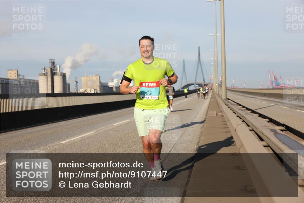 03.10.2025 - Köhlbrandbrückenlauf Lena Gebhardt http://msf.ph/oto/9107447 03.10.2025 09:40:21 Position 2 3841 meine-sportfotos.de