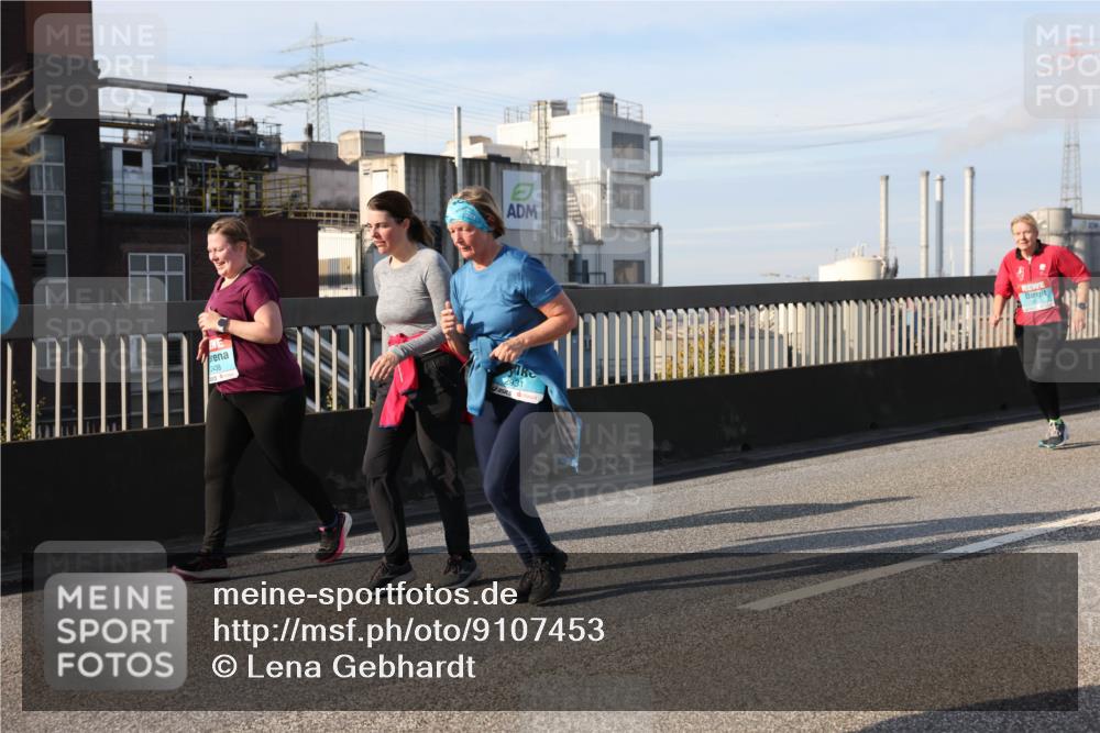 03.10.2025 - Köhlbrandbrückenlauf Lena Gebhardt http://msf.ph/oto/9107453 03.10.2025 10:13:40 Position 2 2931 meine-sportfotos.de