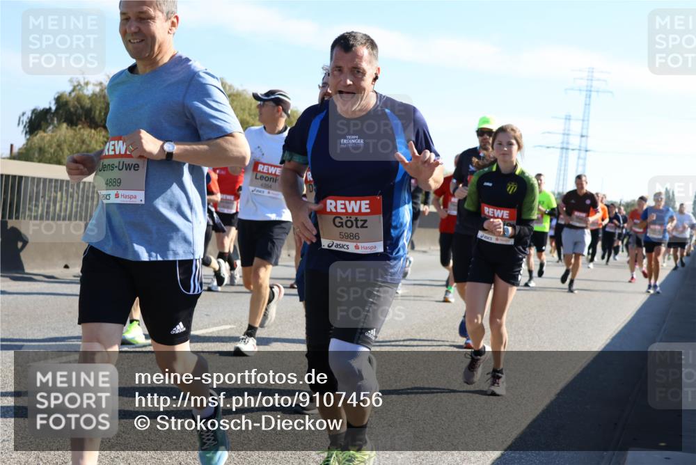 03.10.2025 - Köhlbrandbrückenlauf Strokosch-Dieckow http://msf.ph/oto/9107456 03.10.2025 12:20:02 Position 3 4889, 4354, 5986, 5 meine-sportfotos.de