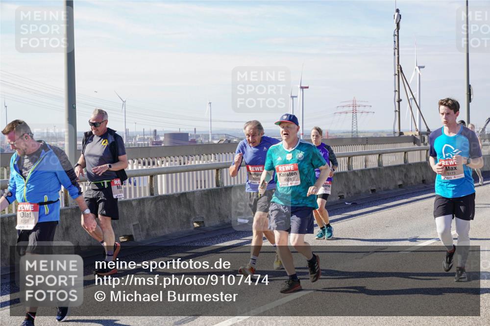 03.10.2025 - Köhlbrandbrückenlauf Michael Burmester http://msf.ph/oto/9107474 03.10.2025 12:50:44 Position 2 6208, 5173, 6310, 4605 meine-sportfotos.de