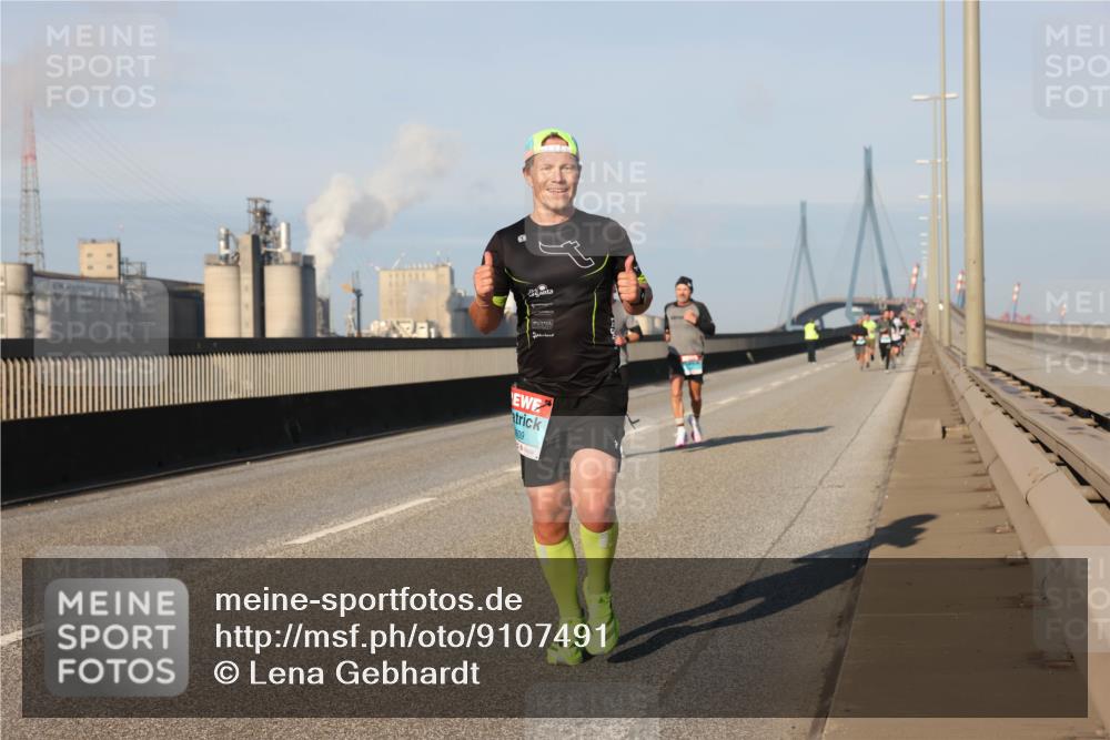 03.10.2025 - Köhlbrandbrückenlauf Lena Gebhardt http://msf.ph/oto/9107491 03.10.2025 09:40:23 Position 2 609 meine-sportfotos.de