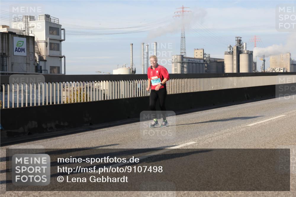 03.10.2025 - Köhlbrandbrückenlauf Lena Gebhardt http://msf.ph/oto/9107498 03.10.2025 10:13:40 Position 2  meine-sportfotos.de