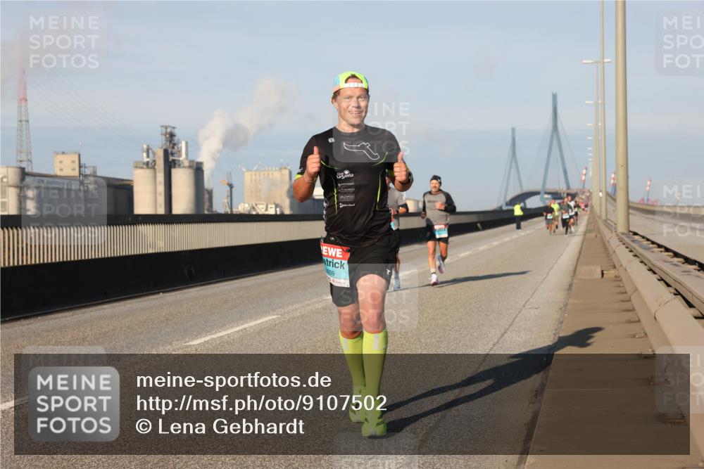 03.10.2025 - Köhlbrandbrückenlauf Lena Gebhardt http://msf.ph/oto/9107502 03.10.2025 09:40:23 Position 2 809 meine-sportfotos.de
