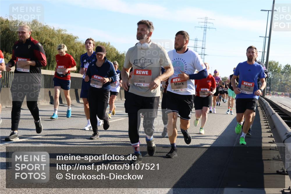 03.10.2025 - Köhlbrandbrückenlauf Strokosch-Dieckow http://msf.ph/oto/9107521 03.10.2025 12:20:11 Position 3 5107, 4964, 6818, 5261, 6497 meine-sportfotos.de