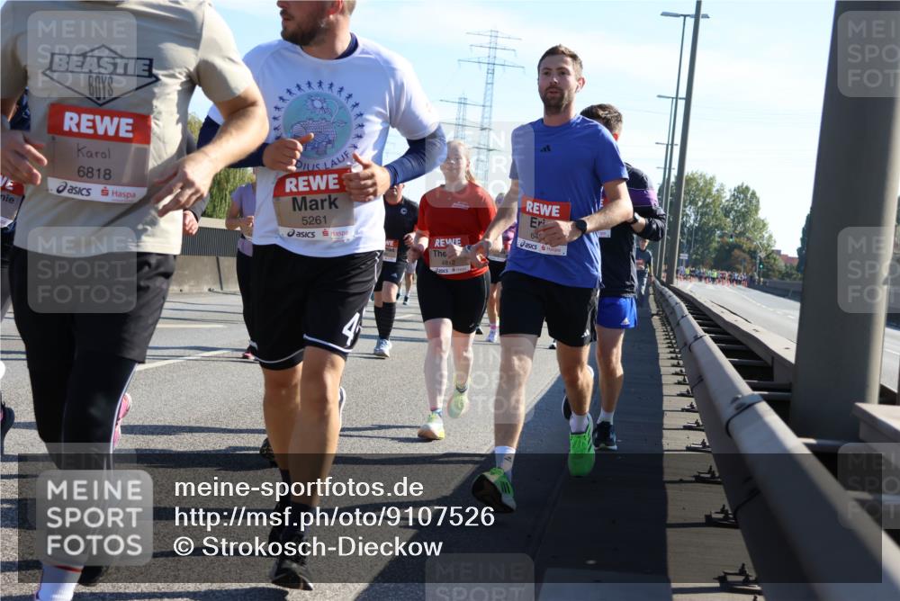 03.10.2025 - Köhlbrandbrückenlauf Strokosch-Dieckow http://msf.ph/oto/9107526 03.10.2025 12:20:11 Position 3 6818, 5261, 4812, 64 meine-sportfotos.de