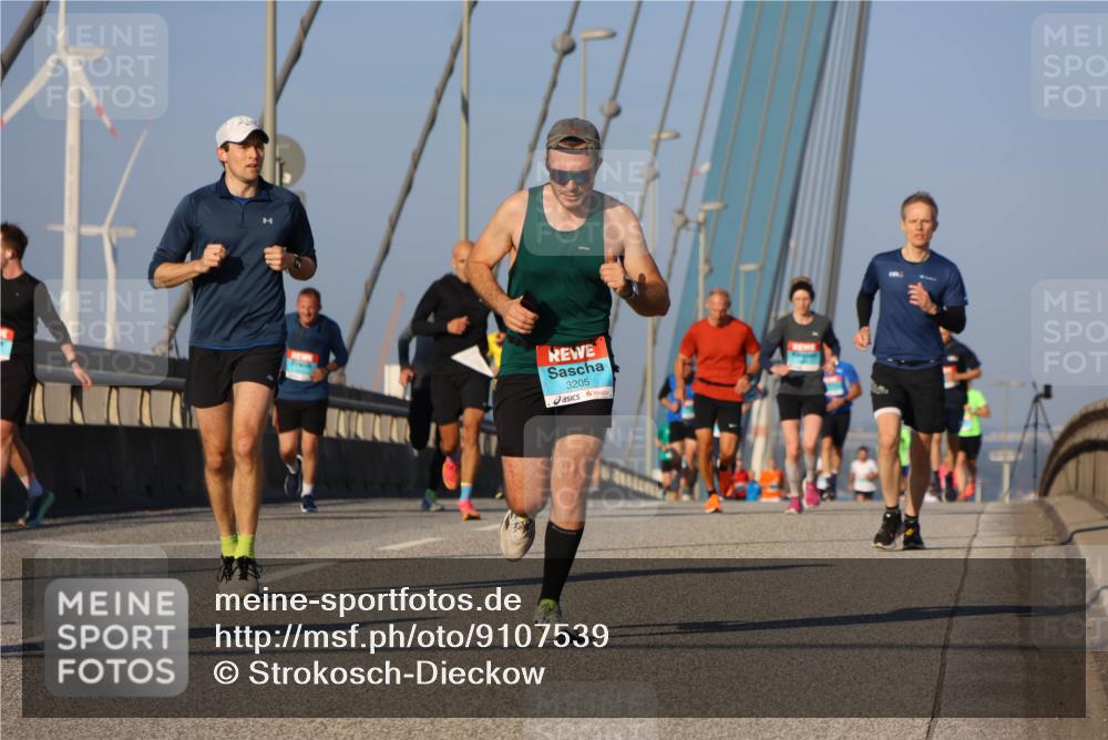 03.10.2025 - Köhlbrandbrückenlauf Strokosch-Dieckow http://msf.ph/oto/9107539 03.10.2025 09:37:17 Position 2 3205 meine-sportfotos.de