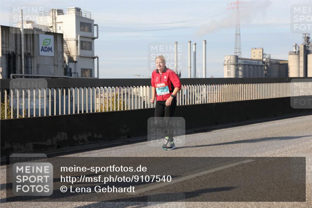 03.10.2025 - Köhlbrandbrückenlauf Lena Gebhardt http://msf.ph/oto/9107540 03.10.2025 10:13:41 Position 2 1837 meine-sportfotos.de