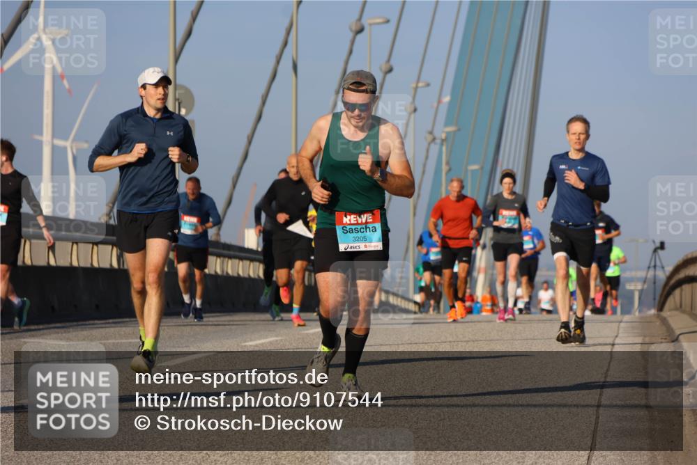 03.10.2025 - Köhlbrandbrückenlauf Strokosch-Dieckow http://msf.ph/oto/9107544 03.10.2025 09:37:17 Position 2 3205 meine-sportfotos.de