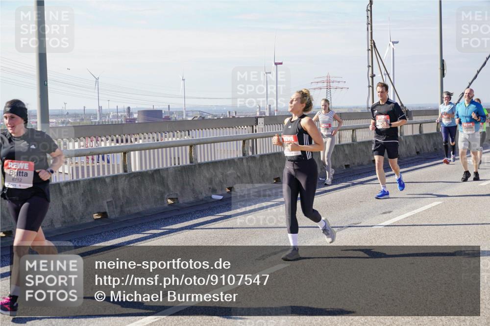 03.10.2025 - Köhlbrandbrückenlauf Michael Burmester http://msf.ph/oto/9107547 03.10.2025 12:50:48 Position 2 6712 meine-sportfotos.de