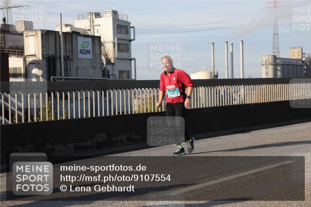 03.10.2025 - Köhlbrandbrückenlauf Lena Gebhardt http://msf.ph/oto/9107554 03.10.2025 10:13:41 Position 2 1837 meine-sportfotos.de