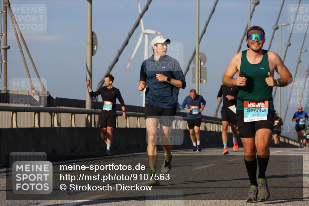03.10.2025 - Köhlbrandbrückenlauf Strokosch-Dieckow http://msf.ph/oto/9107563 03.10.2025 09:37:18 Position 2 3205 meine-sportfotos.de