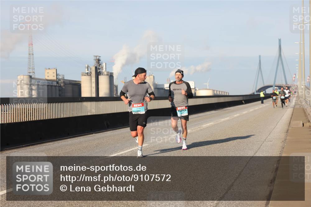 03.10.2025 - Köhlbrandbrückenlauf Lena Gebhardt http://msf.ph/oto/9107572 03.10.2025 09:40:25 Position 2 3785 meine-sportfotos.de