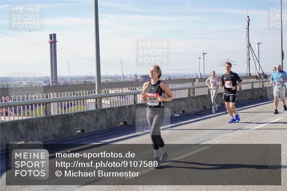 03.10.2025 - Köhlbrandbrückenlauf Michael Burmester http://msf.ph/oto/9107580 03.10.2025 12:50:49 Position 2 4982 meine-sportfotos.de