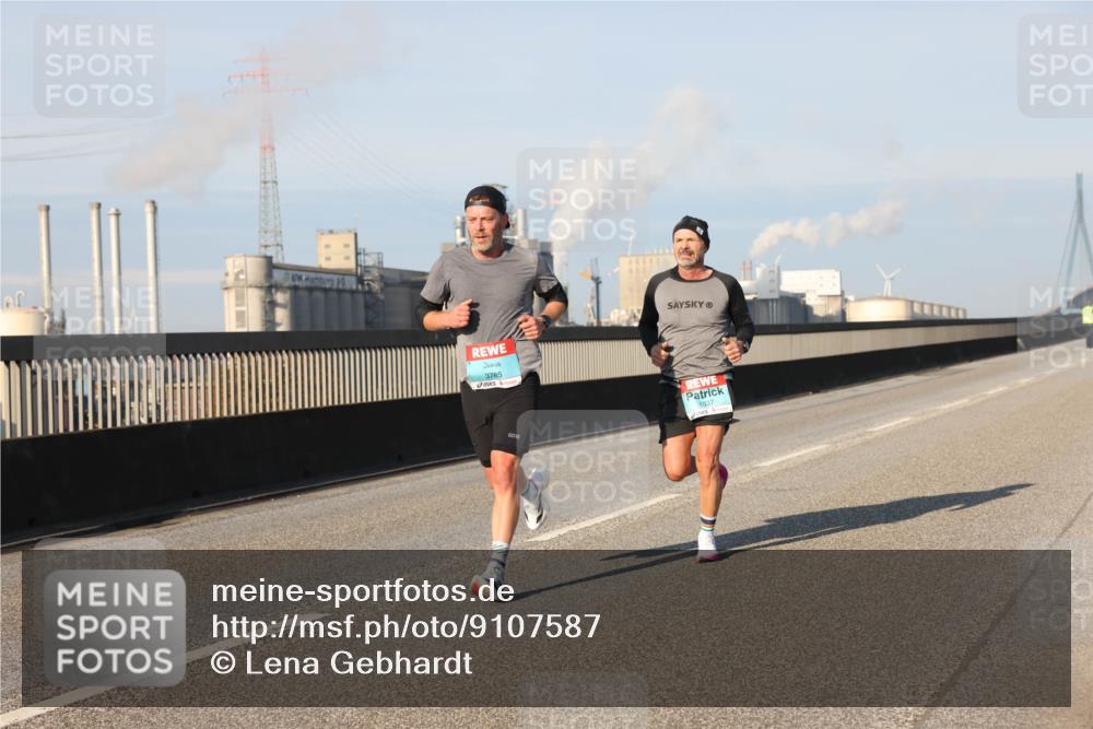 03.10.2025 - Köhlbrandbrückenlauf Lena Gebhardt http://msf.ph/oto/9107587 03.10.2025 09:40:25 Position 2 3785, 1037 meine-sportfotos.de