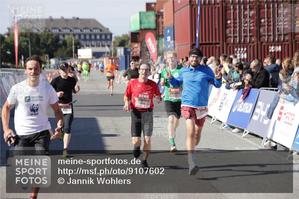 03.10.2025 - Köhlbrandbrückenlauf Jannik Wohlers http://msf.ph/oto/9107602 03.10.2025 12:59:17 Ziel 4108, 4164, 4226, 4371, 4441, 4940, 5967, 6036, 6154, 6390, 6391, 6478, 6484, 6493, 6609 meine-sportfotos.de