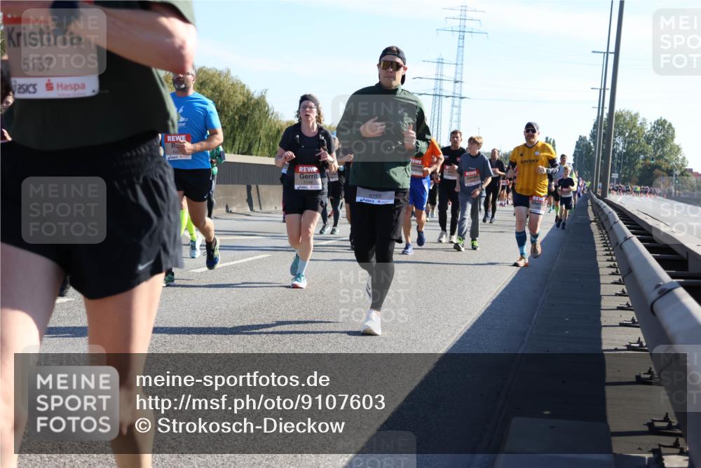 03.10.2025 - Köhlbrandbrückenlauf Strokosch-Dieckow http://msf.ph/oto/9107603 03.10.2025 12:20:23 Position 3 5137, 5144, 6755 meine-sportfotos.de