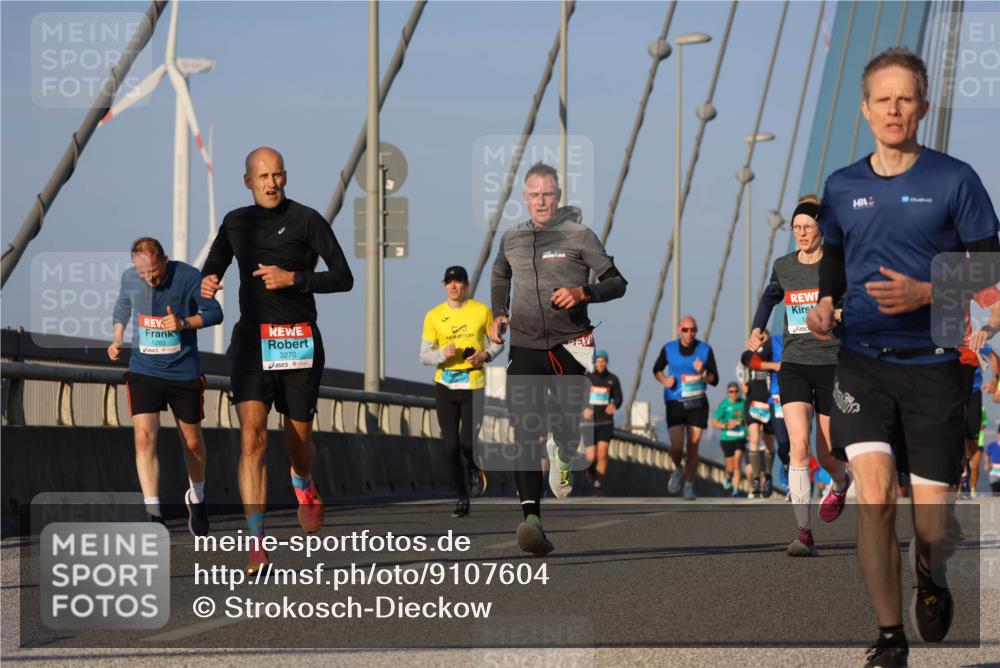 03.10.2025 - Köhlbrandbrückenlauf Strokosch-Dieckow http://msf.ph/oto/9107604 03.10.2025 09:37:21 Position 2 1265, 3270, 9660 meine-sportfotos.de
