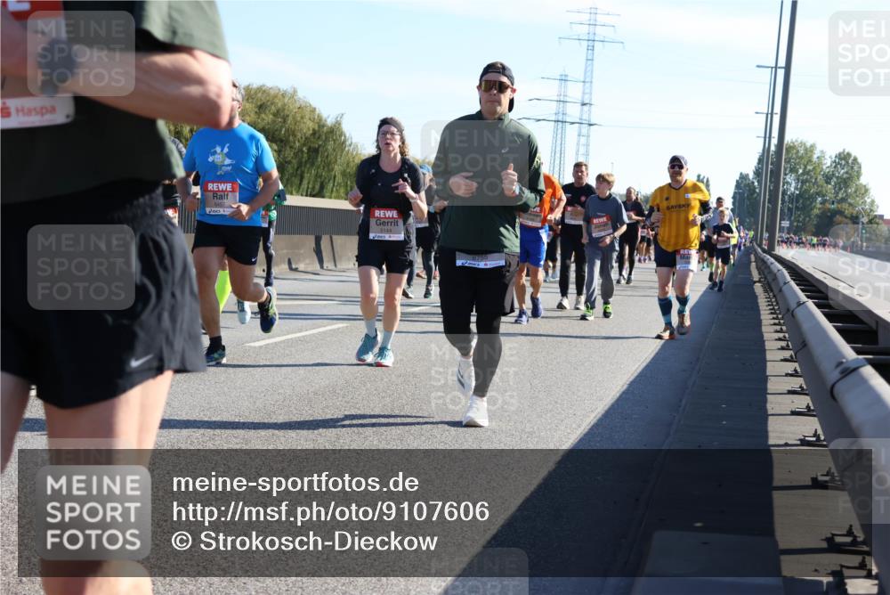 03.10.2025 - Köhlbrandbrückenlauf Strokosch-Dieckow http://msf.ph/oto/9107606 03.10.2025 12:20:23 Position 3 6457, 5144, 6755 meine-sportfotos.de