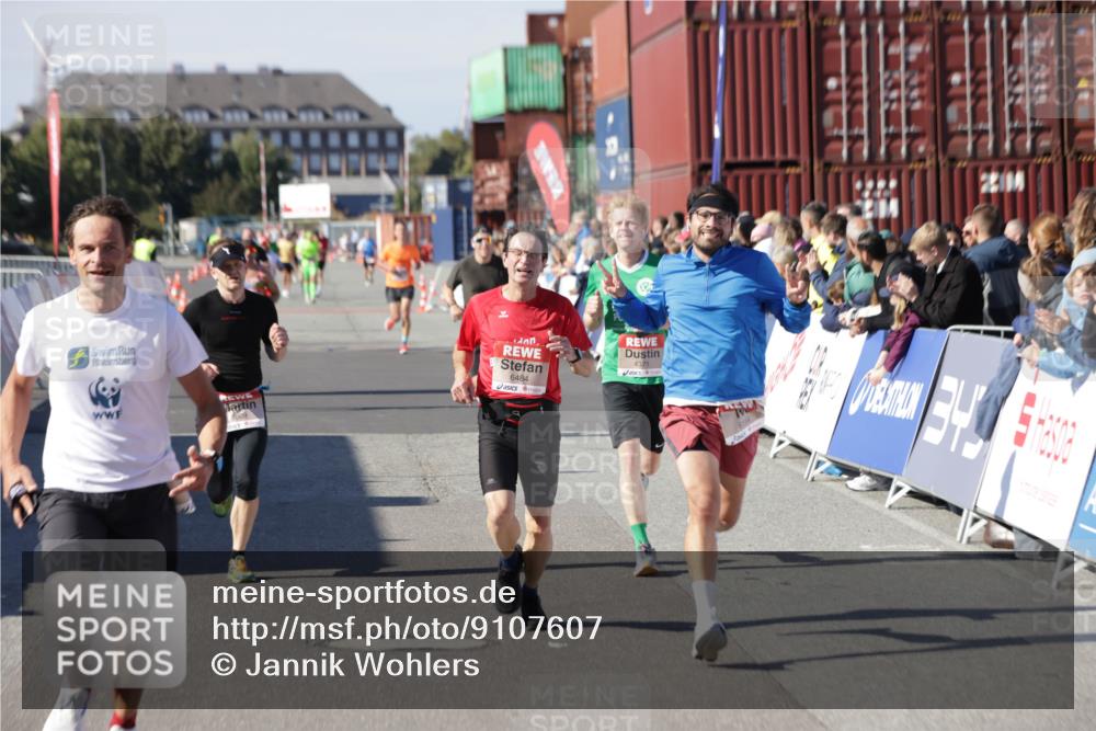 03.10.2025 - Köhlbrandbrückenlauf Jannik Wohlers http://msf.ph/oto/9107607 03.10.2025 12:59:17 Ziel 4108, 4164, 4226, 4371, 4441, 4940, 5967, 6036, 6154, 6390, 6391, 6478, 6484, 6493, 6609 meine-sportfotos.de