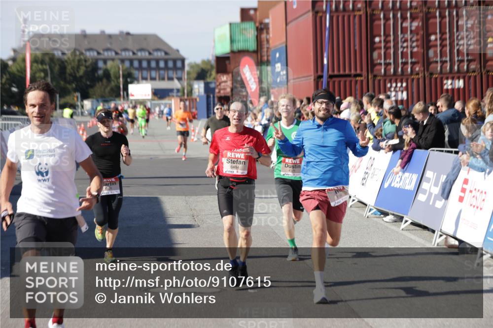 03.10.2025 - Köhlbrandbrückenlauf Jannik Wohlers http://msf.ph/oto/9107615 03.10.2025 12:59:17 Ziel 4108, 4164, 4226, 4371, 4441, 4940, 5967, 6036, 6154, 6390, 6391, 6478, 6484, 6493, 6609 meine-sportfotos.de