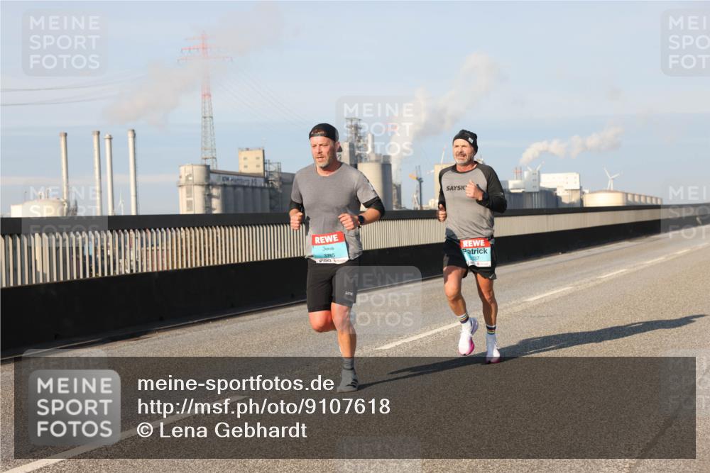 03.10.2025 - Köhlbrandbrückenlauf Lena Gebhardt http://msf.ph/oto/9107618 03.10.2025 09:40:25 Position 2 3785, 037 meine-sportfotos.de