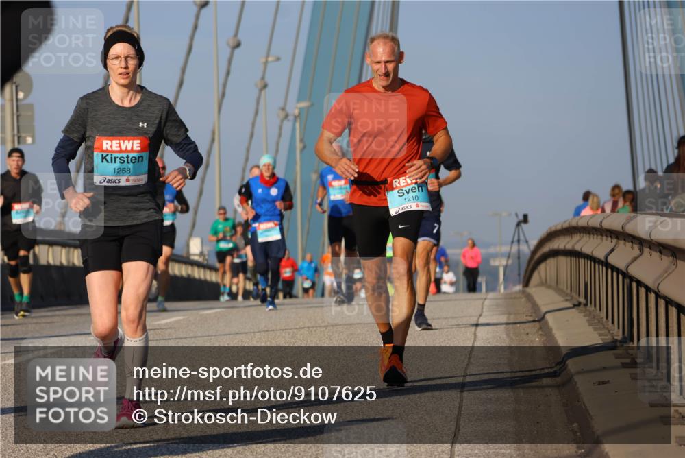 03.10.2025 - Köhlbrandbrückenlauf Strokosch-Dieckow http://msf.ph/oto/9107625 03.10.2025 09:37:25 Position 2 1258, 1210 meine-sportfotos.de