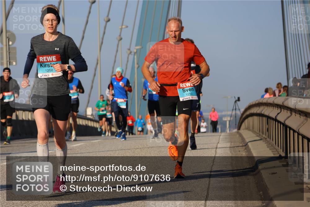 03.10.2025 - Köhlbrandbrückenlauf Strokosch-Dieckow http://msf.ph/oto/9107636 03.10.2025 09:37:25 Position 2 1258, 1210 meine-sportfotos.de