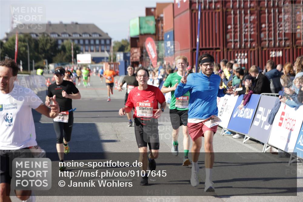 03.10.2025 - Köhlbrandbrückenlauf Jannik Wohlers http://msf.ph/oto/9107645 03.10.2025 12:59:17 Ziel 4108, 4164, 4226, 4371, 4441, 4940, 5967, 6036, 6154, 6390, 6391, 6478, 6484, 6493, 6609 meine-sportfotos.de