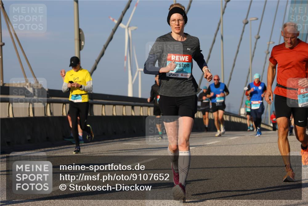 03.10.2025 - Köhlbrandbrückenlauf Strokosch-Dieckow http://msf.ph/oto/9107652 03.10.2025 09:37:26 Position 2 1258, 12 meine-sportfotos.de