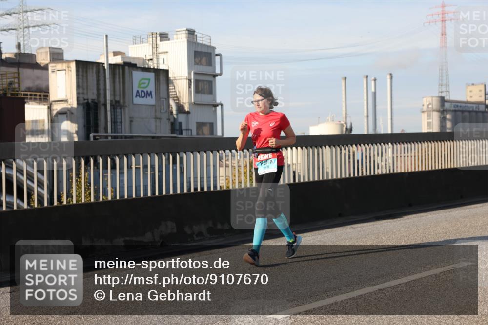 03.10.2025 - Köhlbrandbrückenlauf Lena Gebhardt http://msf.ph/oto/9107670 03.10.2025 10:13:48 Position 2 5, 5 meine-sportfotos.de