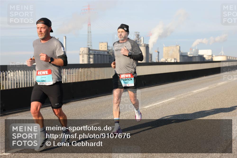 03.10.2025 - Köhlbrandbrückenlauf Lena Gebhardt http://msf.ph/oto/9107676 03.10.2025 09:40:26 Position 2 3785, 1037 meine-sportfotos.de