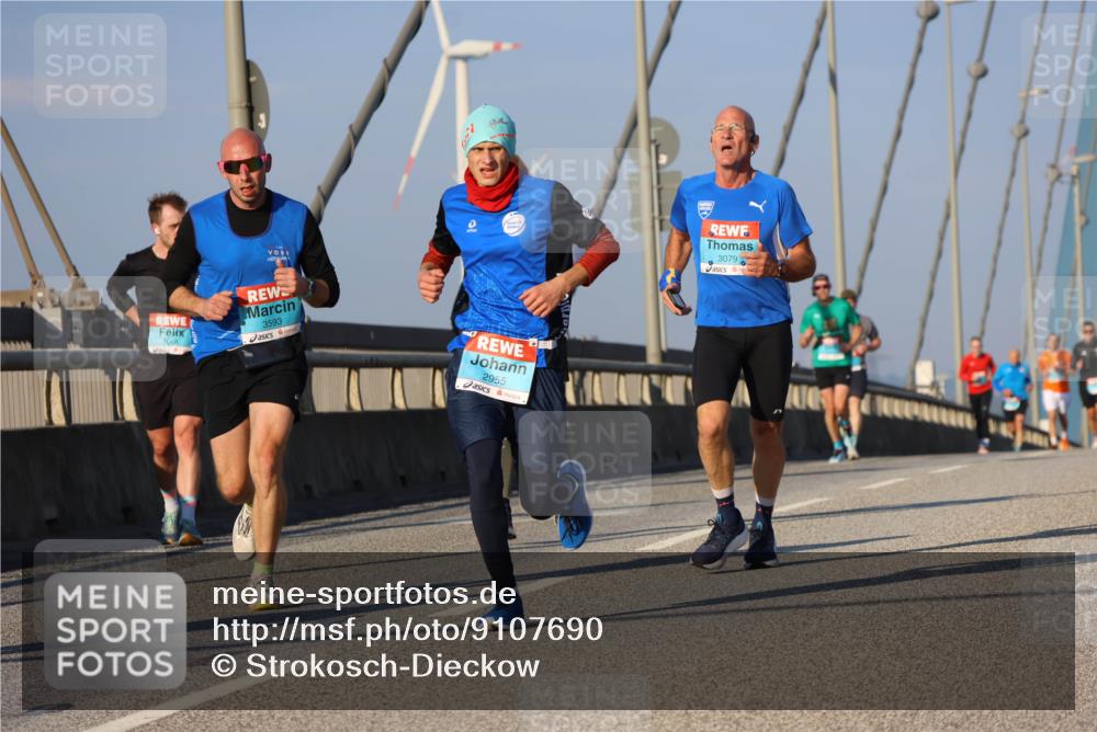 03.10.2025 - Köhlbrandbrückenlauf Strokosch-Dieckow http://msf.ph/oto/9107690 03.10.2025 09:37:32 Position 2 3593, 2955, 3079 meine-sportfotos.de