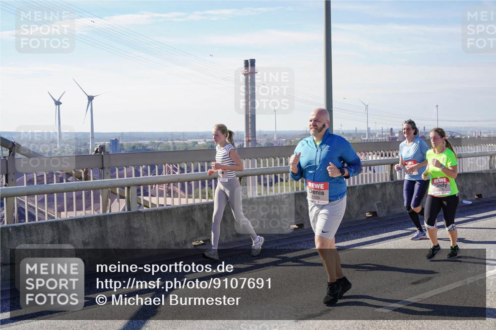 03.10.2025 - Köhlbrandbrückenlauf Michael Burmester http://msf.ph/oto/9107691 03.10.2025 12:50:53 Position 2 5129, 4620 meine-sportfotos.de
