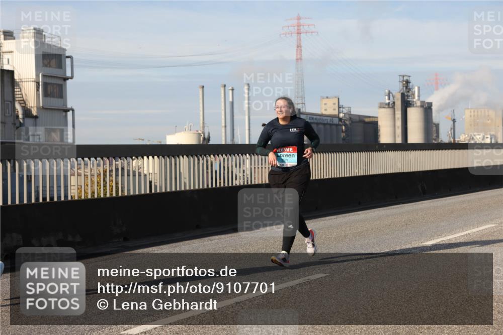 03.10.2025 - Köhlbrandbrückenlauf Lena Gebhardt http://msf.ph/oto/9107701 03.10.2025 10:13:49 Position 2 571 meine-sportfotos.de