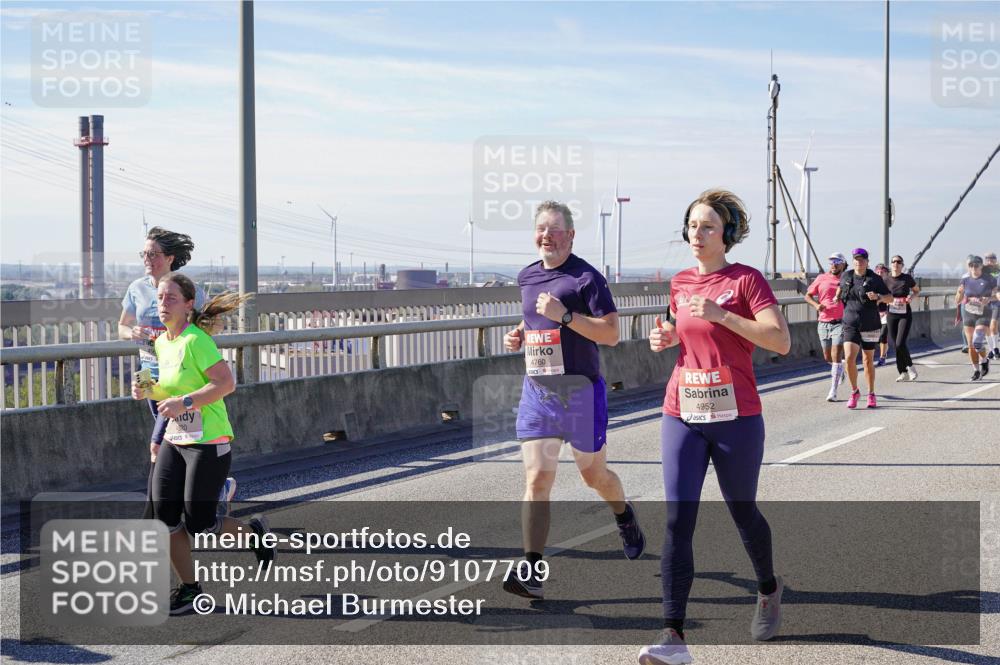03.10.2025 - Köhlbrandbrückenlauf Michael Burmester http://msf.ph/oto/9107709 03.10.2025 12:50:54 Position 2 4760, 4952 meine-sportfotos.de