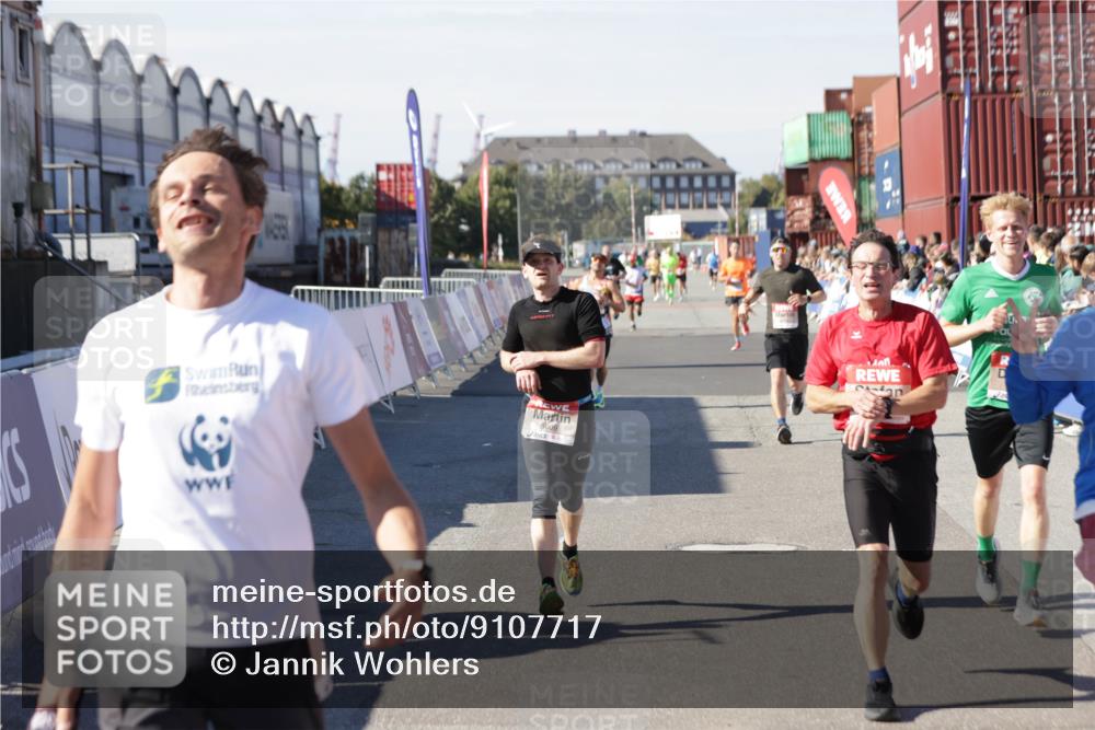 03.10.2025 - Köhlbrandbrückenlauf Jannik Wohlers http://msf.ph/oto/9107717 03.10.2025 12:59:18 Ziel 4108, 4164, 4226, 4371, 4441, 4940, 5967, 6036, 6154, 6390, 6391, 6478, 6484, 6493, 6609 meine-sportfotos.de