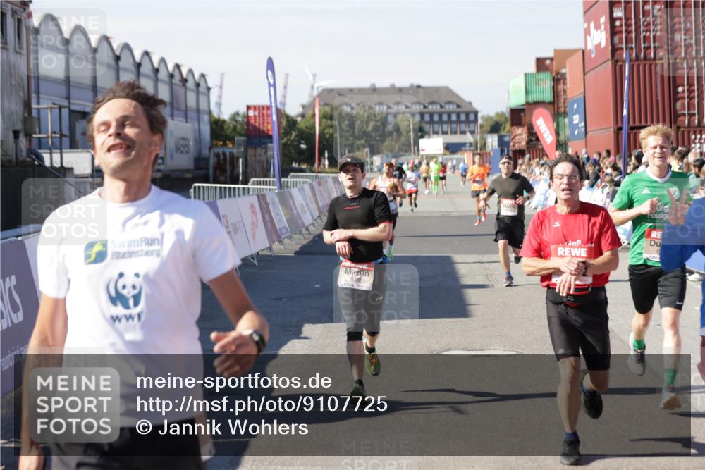 03.10.2025 - Köhlbrandbrückenlauf Jannik Wohlers http://msf.ph/oto/9107725 03.10.2025 12:59:19 Ziel 4108, 4164, 4226, 4371, 4441, 4940, 5967, 6036, 6154, 6390, 6391, 6478, 6484, 6493, 6609 meine-sportfotos.de