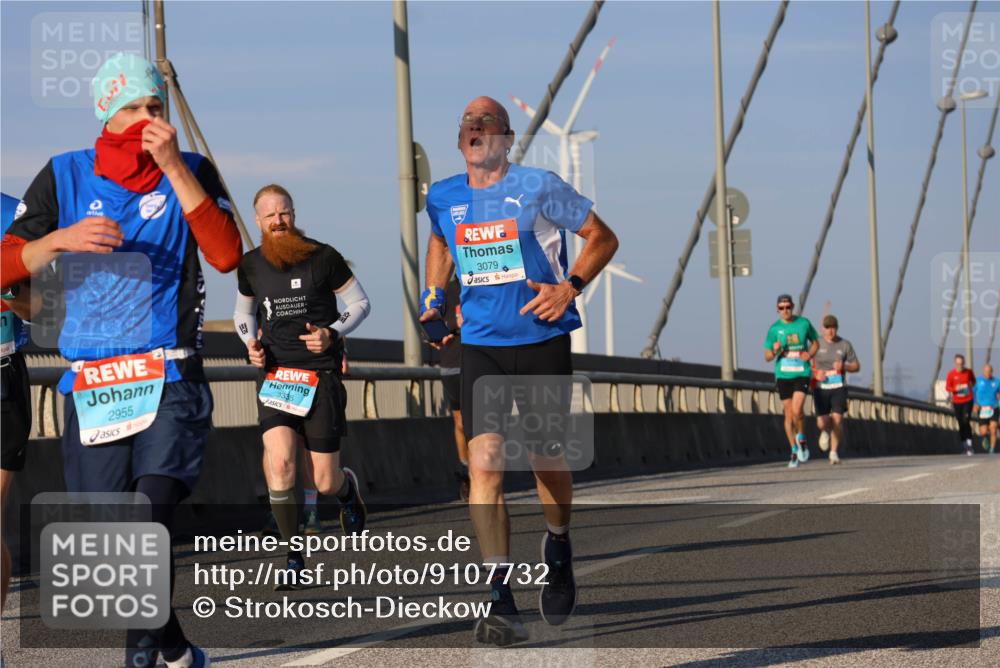 03.10.2025 - Köhlbrandbrückenlauf Strokosch-Dieckow http://msf.ph/oto/9107732 03.10.2025 09:37:34 Position 2 2955, 3335, 3079 meine-sportfotos.de