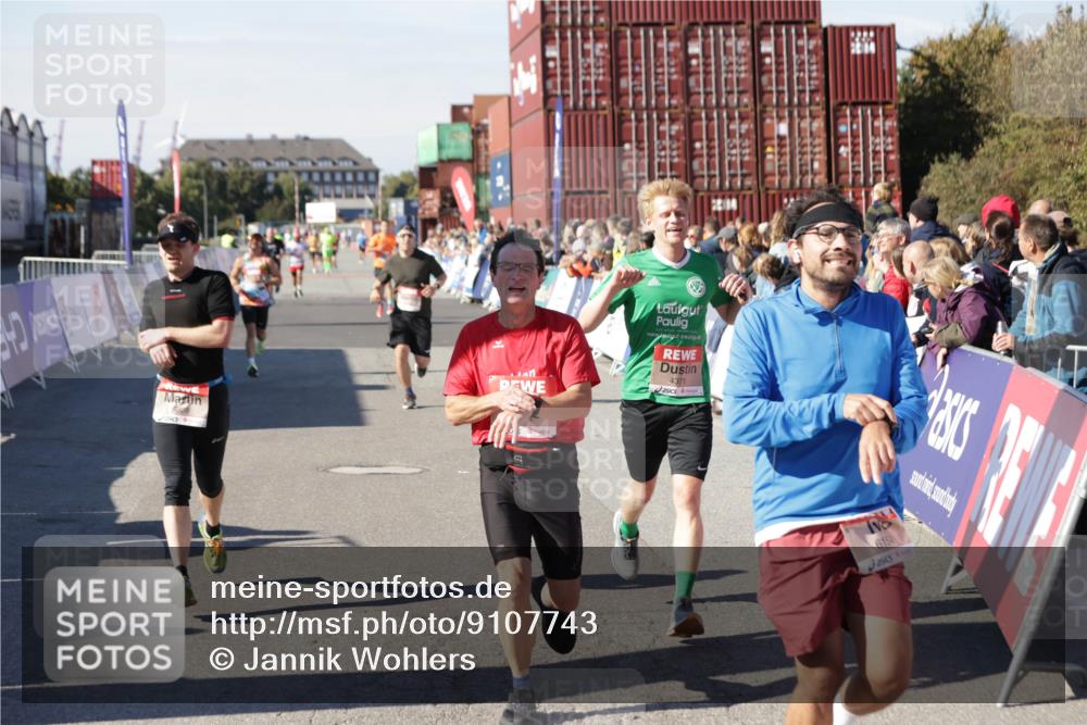 03.10.2025 - Köhlbrandbrückenlauf Jannik Wohlers http://msf.ph/oto/9107743 03.10.2025 12:59:19 Ziel 4108, 4164, 4226, 4371, 4441, 4940, 5967, 6036, 6154, 6390, 6391, 6478, 6484, 6493, 6609 meine-sportfotos.de