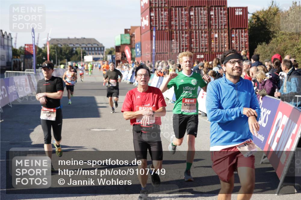 03.10.2025 - Köhlbrandbrückenlauf Jannik Wohlers http://msf.ph/oto/9107749 03.10.2025 12:59:19 Ziel 4108, 4164, 4226, 4371, 4441, 4940, 5967, 6036, 6154, 6390, 6391, 6478, 6484, 6493, 6609 meine-sportfotos.de