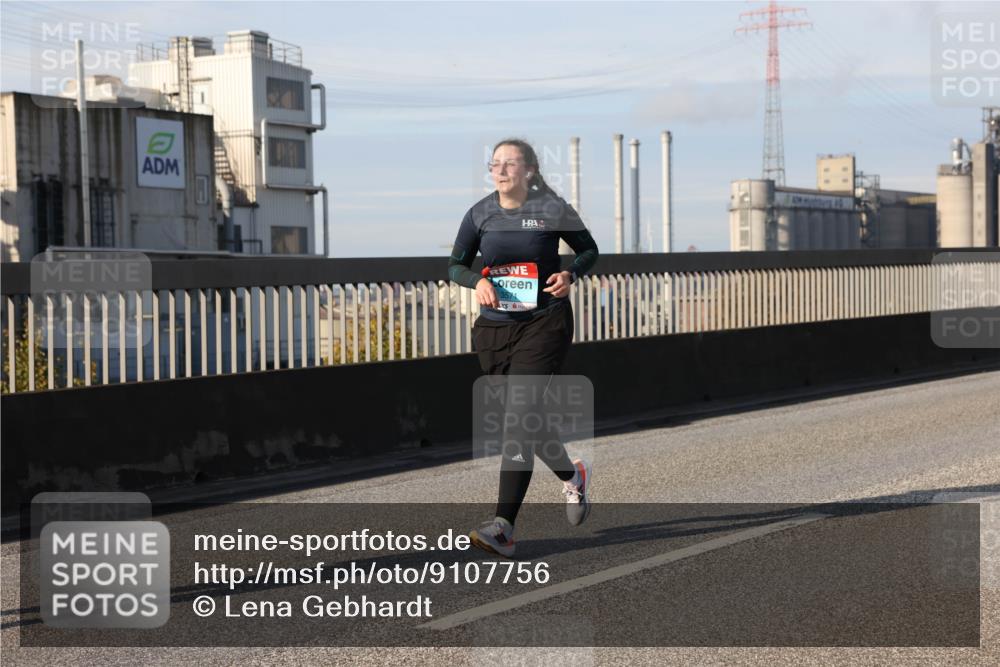 03.10.2025 - Köhlbrandbrückenlauf Lena Gebhardt http://msf.ph/oto/9107756 03.10.2025 10:13:50 Position 2 3571 meine-sportfotos.de