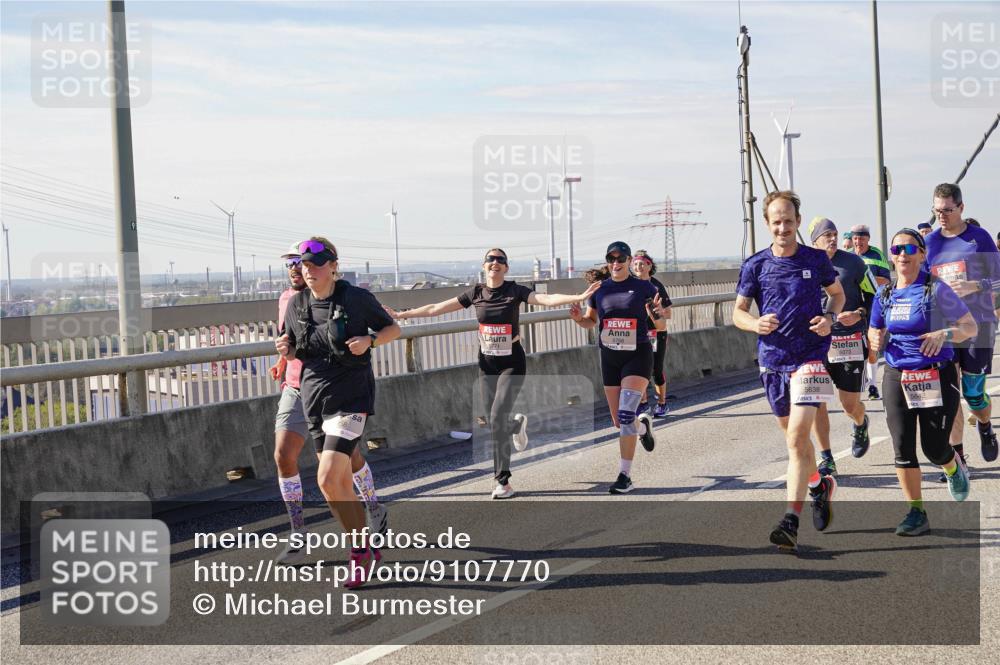 03.10.2025 - Köhlbrandbrückenlauf Michael Burmester http://msf.ph/oto/9107770 03.10.2025 12:50:57 Position 2 5771, 5638, 2025, 564 meine-sportfotos.de